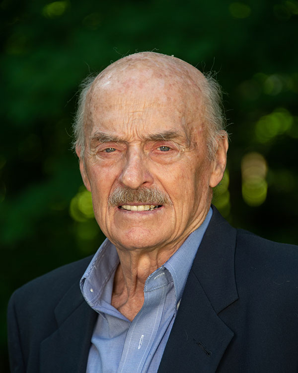 Photo of Leon Stille